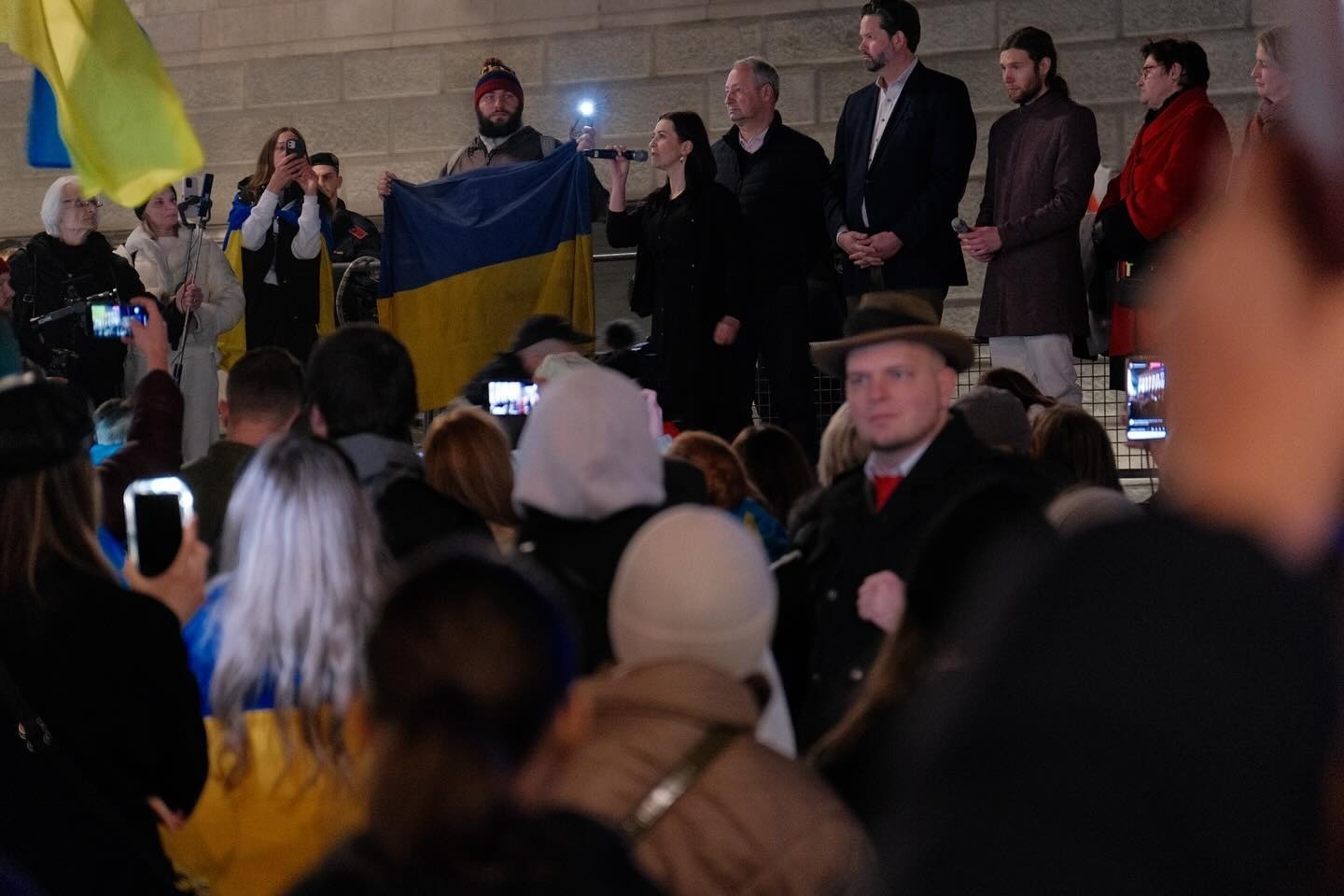 Ewa Ernst-Dziedzic spricht vor dem Parlament am 2. Jahrestag des UA-Kriegs